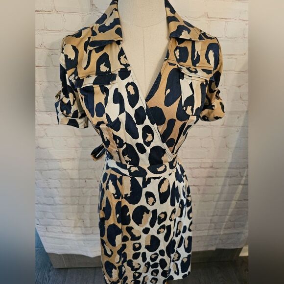 Diane Von Furstenberg DVF Vintage Samara Animal Print Wrap Dress | Size 2 | EUC - Picture 2 of 10